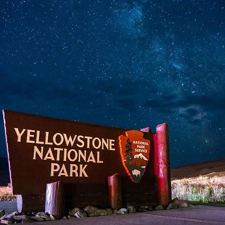 Castle In The Sky Unit X Villa West Yellowstone Buitenkant foto