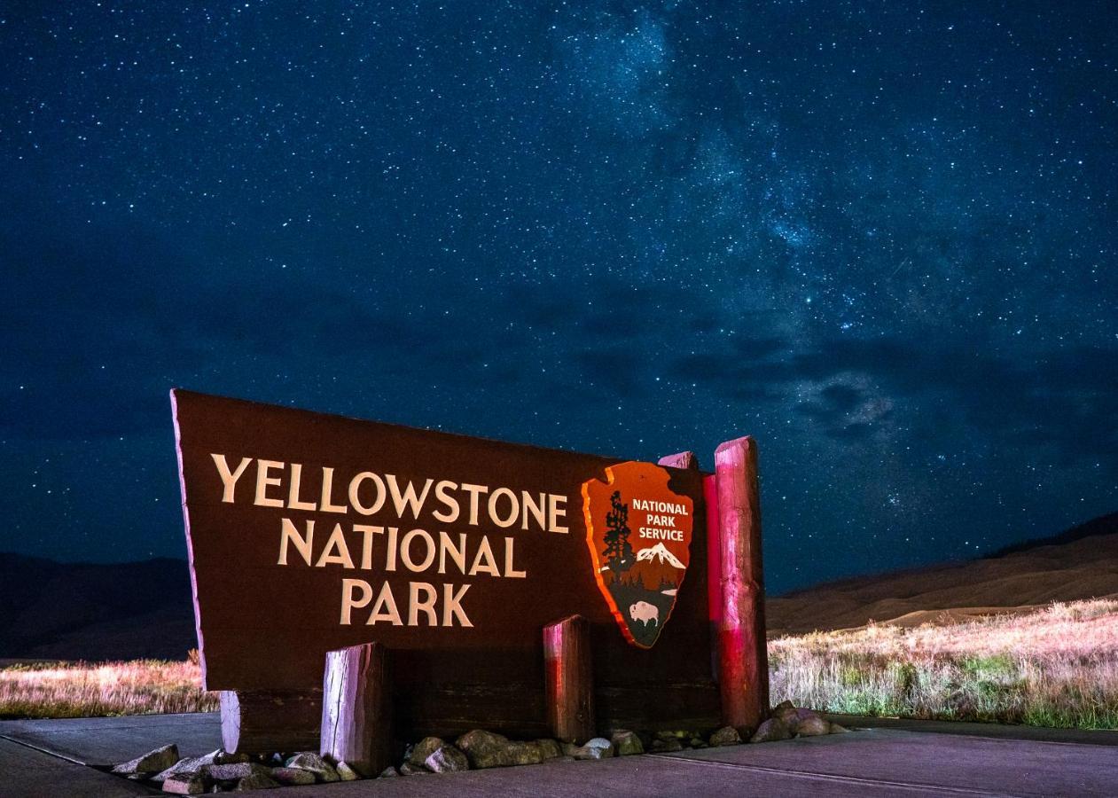 Castle In The Sky Unit X Villa West Yellowstone Buitenkant foto